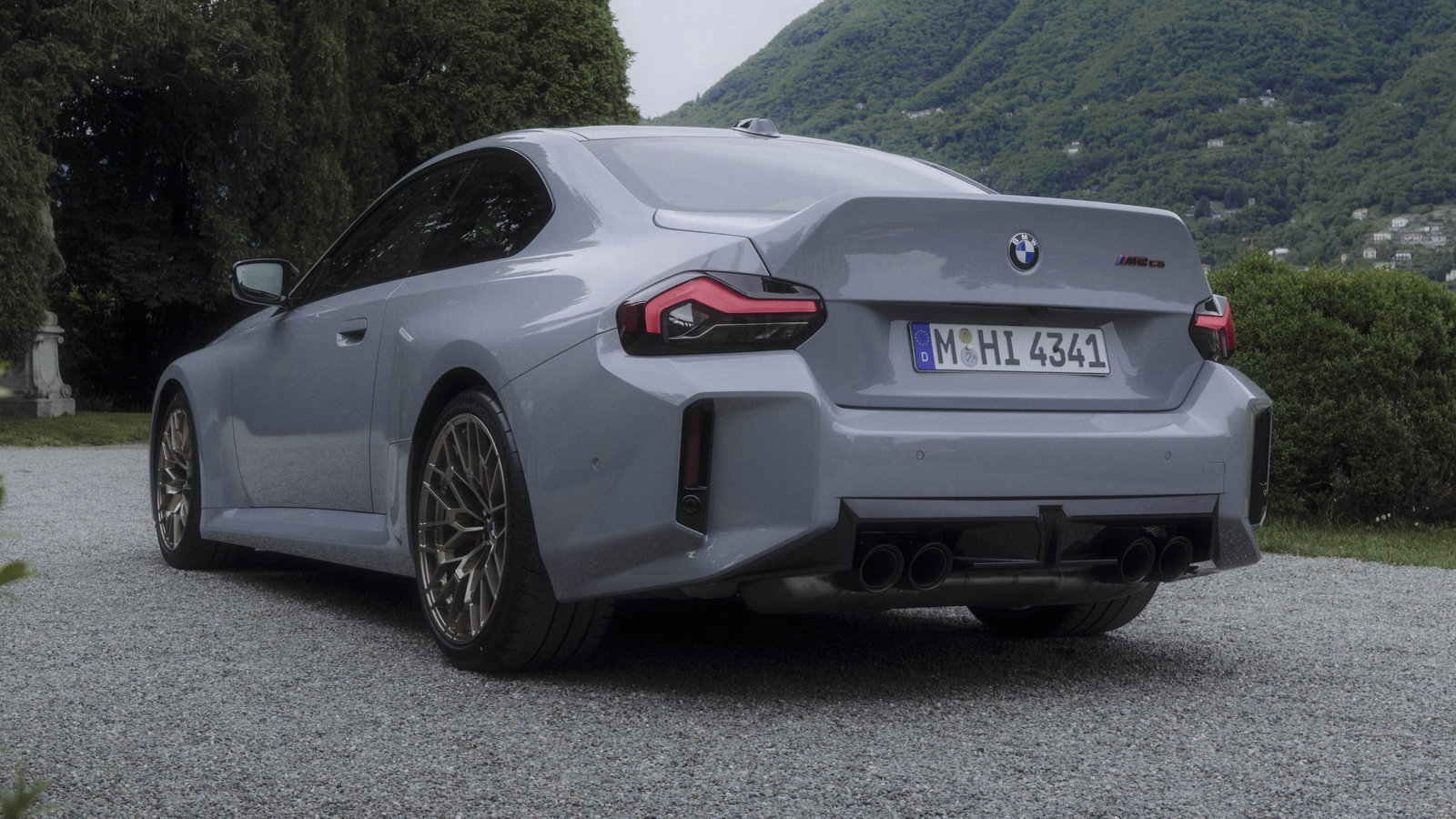 BMW M2 CS - rear
